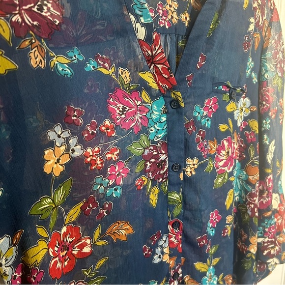 Kut from the Kloth Navy Floral Sheer Sinclaire Button Down Blouse Size Large - Picture 6 of 15